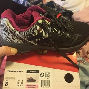 . Saucony ice peregrine size 8